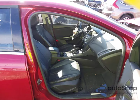 2013 Ford Focus Titanium z USA, uszkodzony, nr VIN 1FADP3N23DL361175